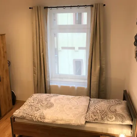 Mikra Homes24 In Apartamento Zwickau